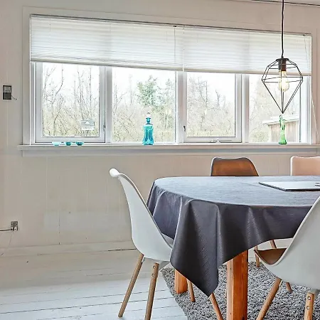 6 Person In Hasle-by Traum Hasle
